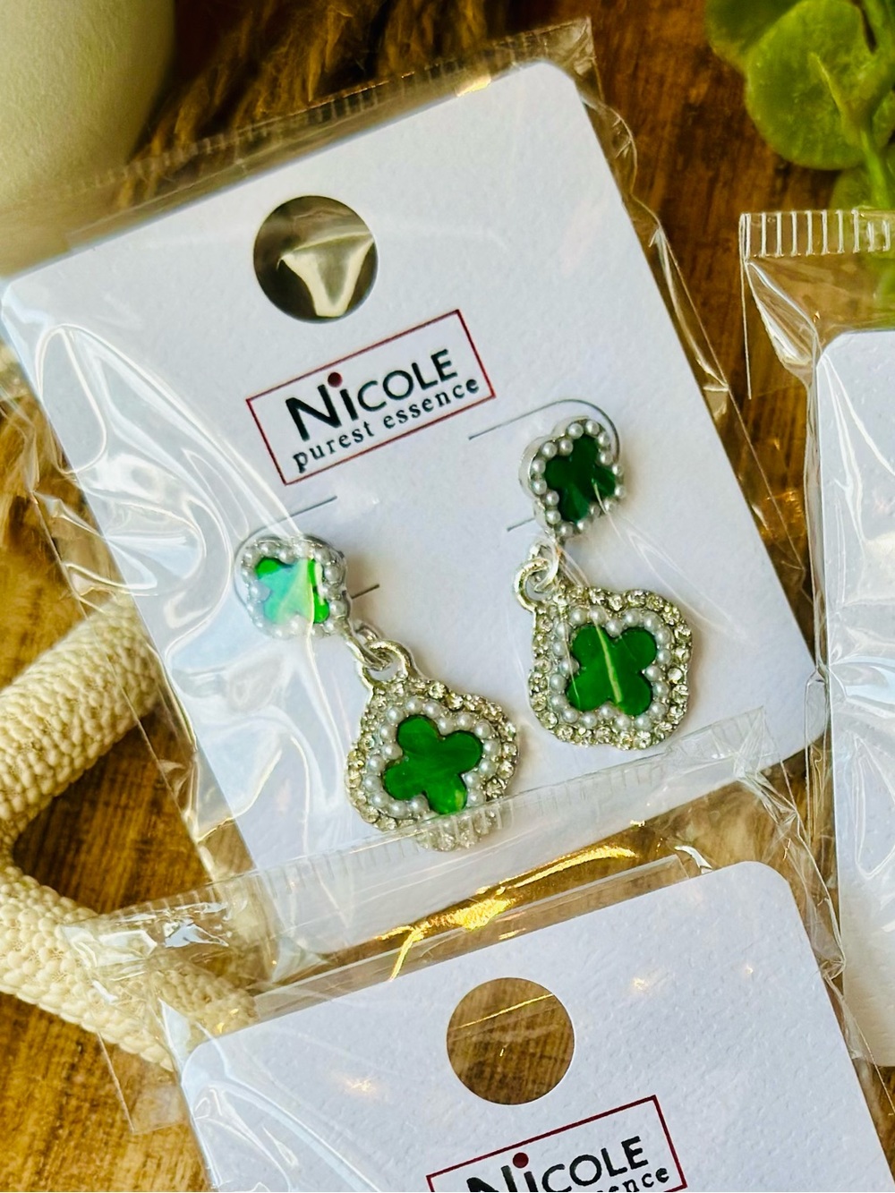 NWT Nicole Clover Silver tone Dangle Earrings 3 Pairs Black Green Red - Picture 2 of 5
